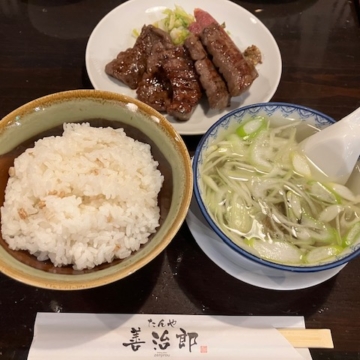 いよいよ靴が限界…アウトレットへ