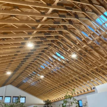 柱がない木造大空間に感動！ランバーテックさんのLIDトラスが凄すぎた