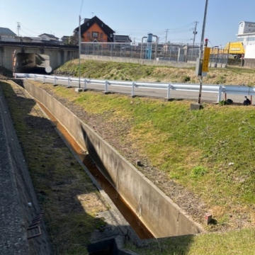 思い出も、高低差もある街。道形町