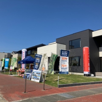 土地資料を持って住宅展示場回り、やっぱり直接話すのは大事です